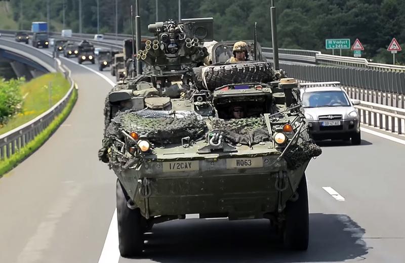 Militari americani cu vehicule blindate Stryker in Romania, Foto: HotNews.ro / Victor Cozmei