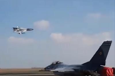 Low pass cu MiG 21 LanceR, Foto: Captura video