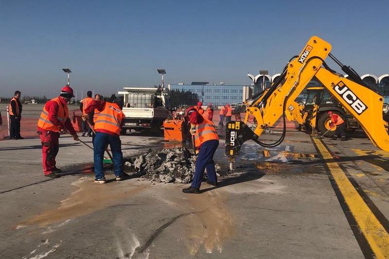 Lucrar la calea de rulare de la Aeroportul Otopeni, Foto: Ministerul Transporturilor