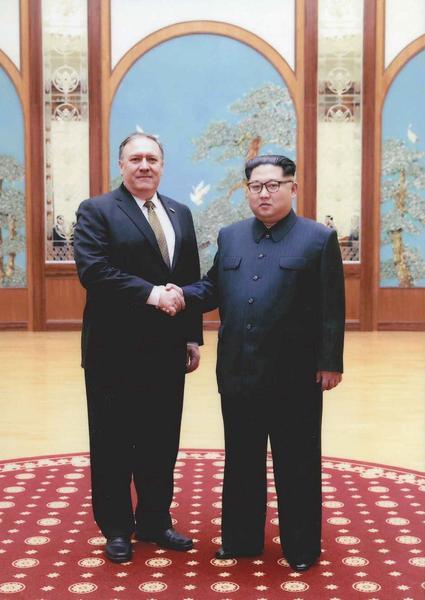 Mike Pompeo si Kim Jong-un, Foto: Casa Alba
