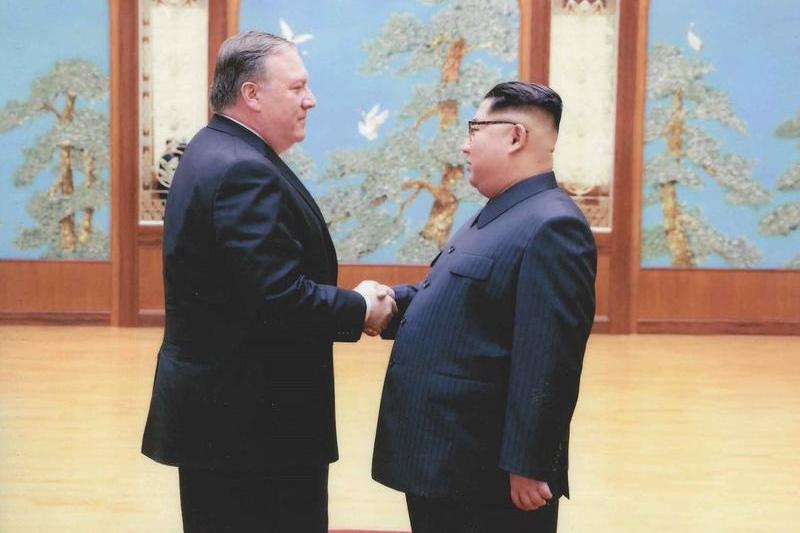 Mike Pompeo si Kim Jong-un, Foto: Casa Alba