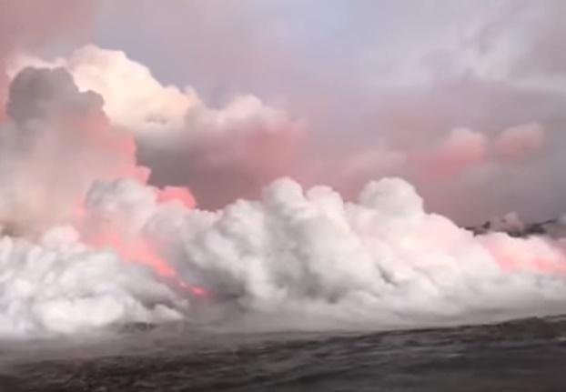 eruptiile vulcanului Kilauea au ajuns in ocean, Foto: Captura YouTube