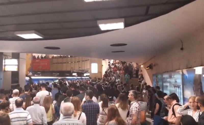 Aglomeratie la metrou, Foto: Captura Facebook