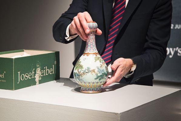 Vaza chinezeasca gasita intr-o cutie veche de pantofi, Foto: Sothebys.com