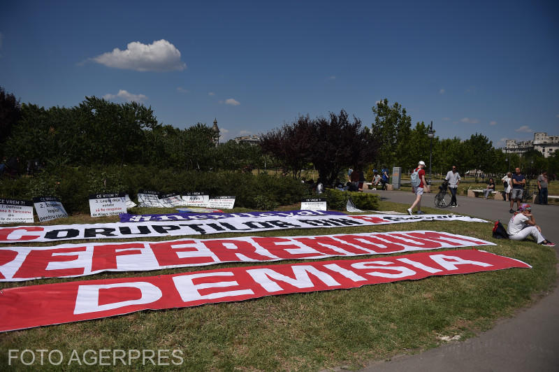 Protest in fata Parlamentului, Foto: Agerpres