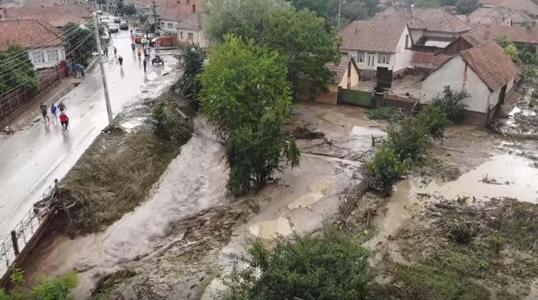 Curti inundate Alba, Foto: Captura YouTube