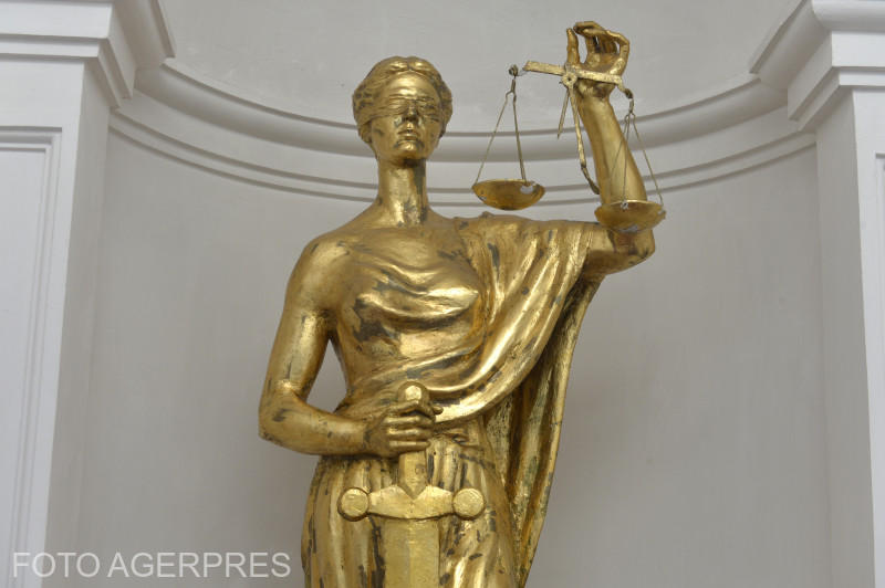 Statuia zeitei dreptatii, Themis, din holul Parchetului General, Foto: Agerpres