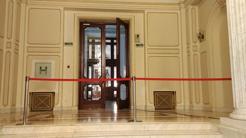 Benzi de delimitare la Parlament, Foto: Hotnews