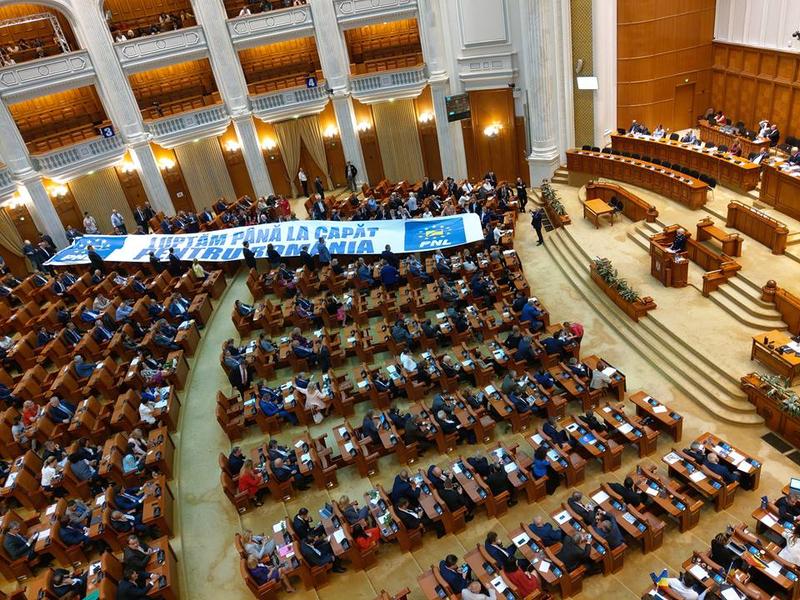 Imagine din timpul dezbaterii motiunii, Foto: Hotnews