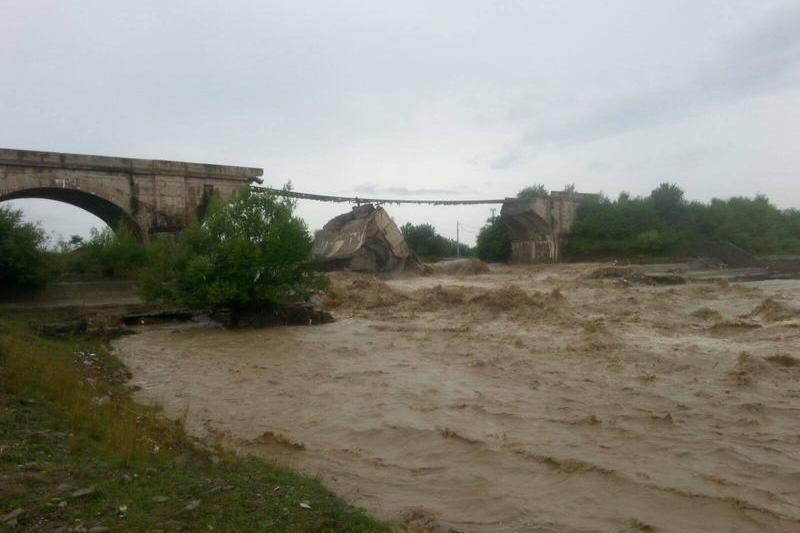 Podul prabusit de la Budila, Foto: CFR Infrastructura