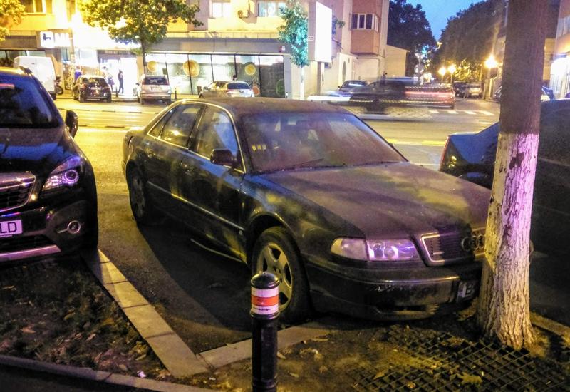 Masina abandonata pe strada, Foto: Hotnews