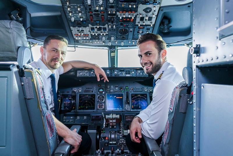 Cabina unui avion Tarom, Foto: Tarom