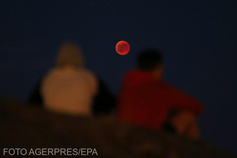 Eclipsa totala de luna, urmarita in Portugalia, Foto: Agerpres/EPA