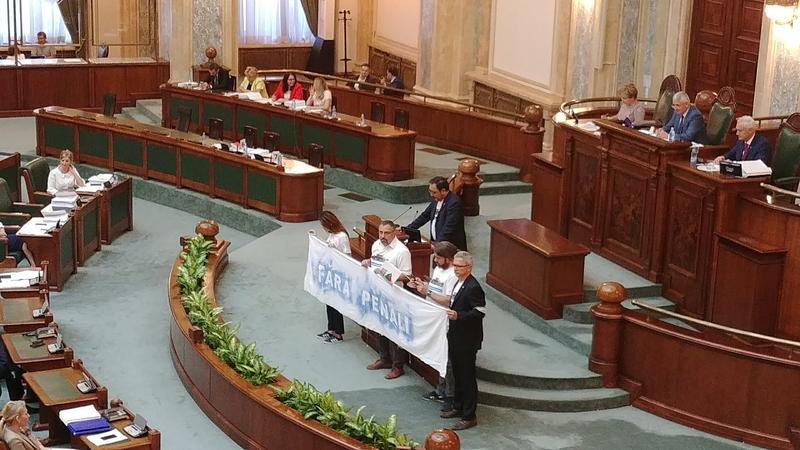 USR - banner in Senat, Foto: Hotnews