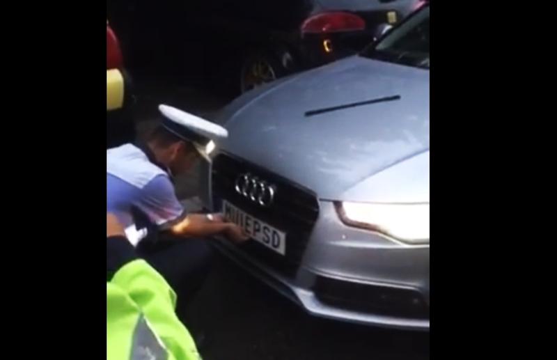 Politistii dau jos numerele cu M..e PSD, Foto: captura facebook