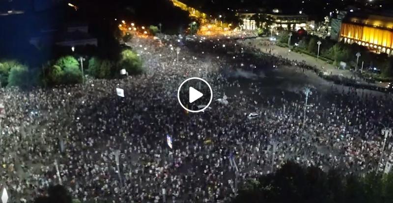 Interventie a jandarmilor in Piata Victoriei, Foto: PressOne.ro