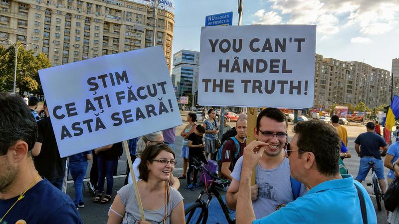 Mesaje protestatari. Stim ce ati facut asta seara, Foto: Hotnews