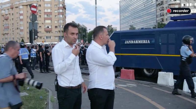 Cei doi organizatori ai interveniei brutale, Foto: Frontline Club Bucuresti