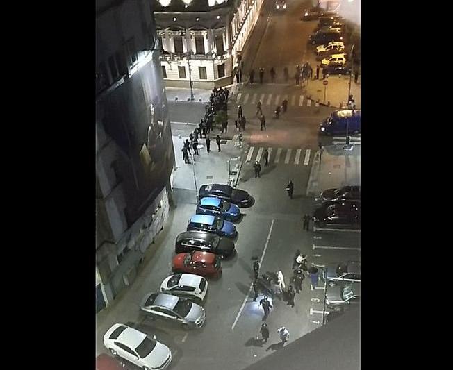 Barbatul in alb , Foto: Captura video