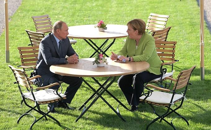 Merkel discuta cu Putin, Foto: kremlin.ru