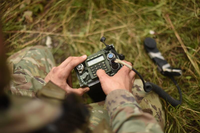 Radiotelefon militar, Foto: DVIDS