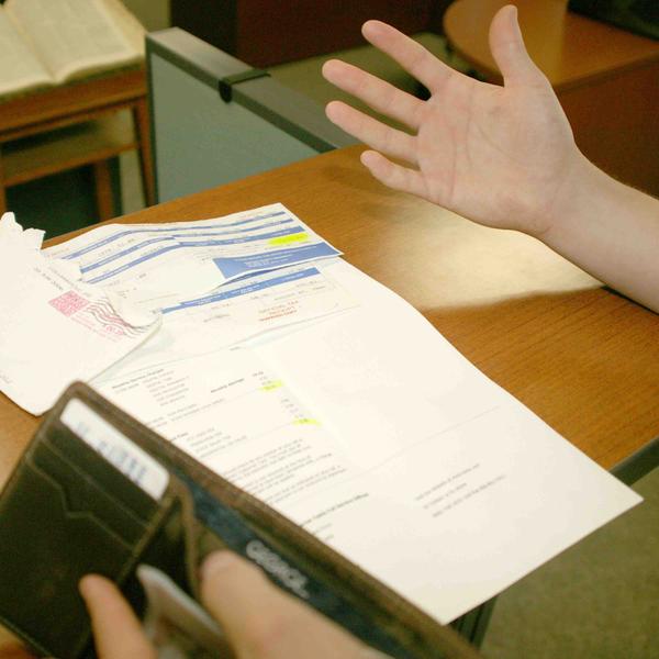 Plata facturilor, Foto: shaw.af.mil