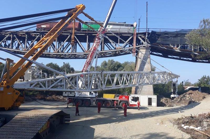 Asamblarea modulelor macaralei de la Carcea, Foto: CFR Infrastructura