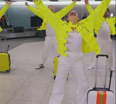 Omagiu al hamalilor de pe aeroportul Heathrow pentru Freddie Mercury, Foto: Captura video