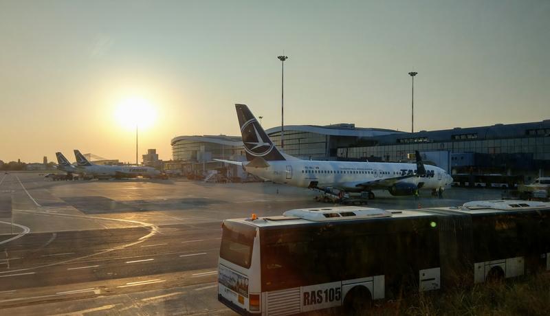 Avion Tarom pe Aeroportul Otopeni, Foto: HotNews.ro / Victor Cozmei