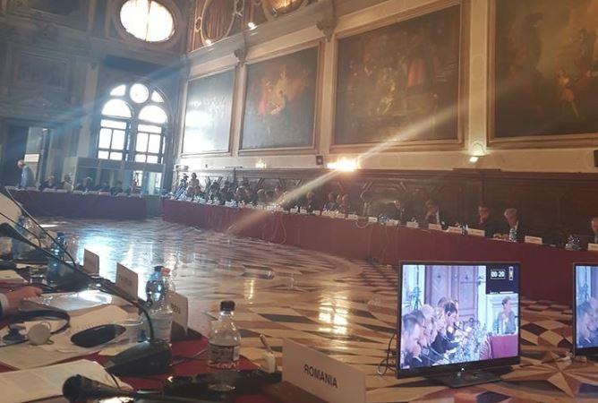 Dezbateri la Comisia de la Venetia, Foto: Facebook / Tudorel Toader