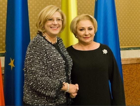 Viorica Dancila si Corina Cretu, Foto: Guvern