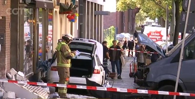 O masina a intrat in pietoni la Berlin, Foto: Captura YouTube