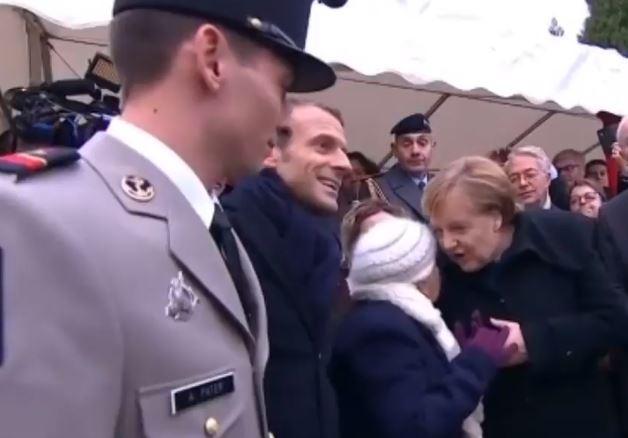 Macron, Merkel si gafa unei centenare, Foto: Captura YouTube