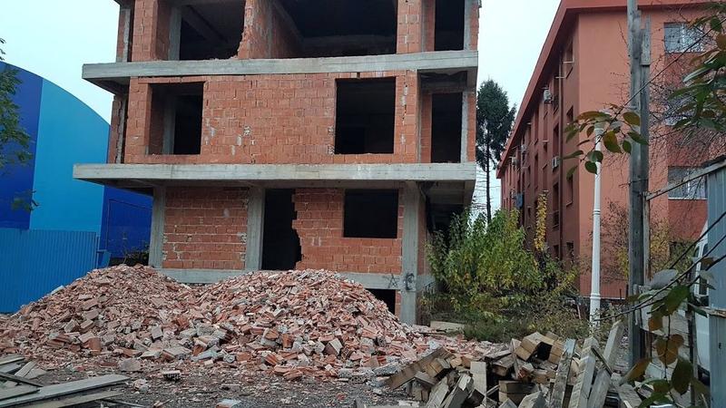 Bloc construit ilegal a fost demolat, Foto: Hotnews