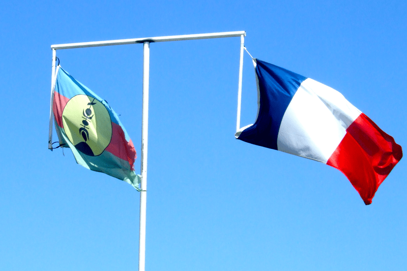 Steaguri Noua Caledonie si Franta, Foto: BeenAroundAWhile / Wikipedia