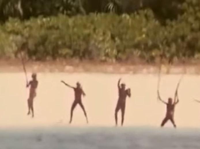 Razboinici ai tribului de pe insula North Sentinel, Foto: Captura YouTube
