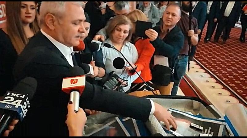 Stick-urile lui Dragnea, Foto: Hotnews