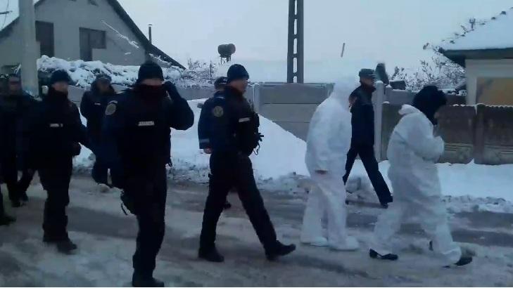 Jandarmi si veterinari intervin la Rusanesti, Olt, Foto: Captura video Facebook