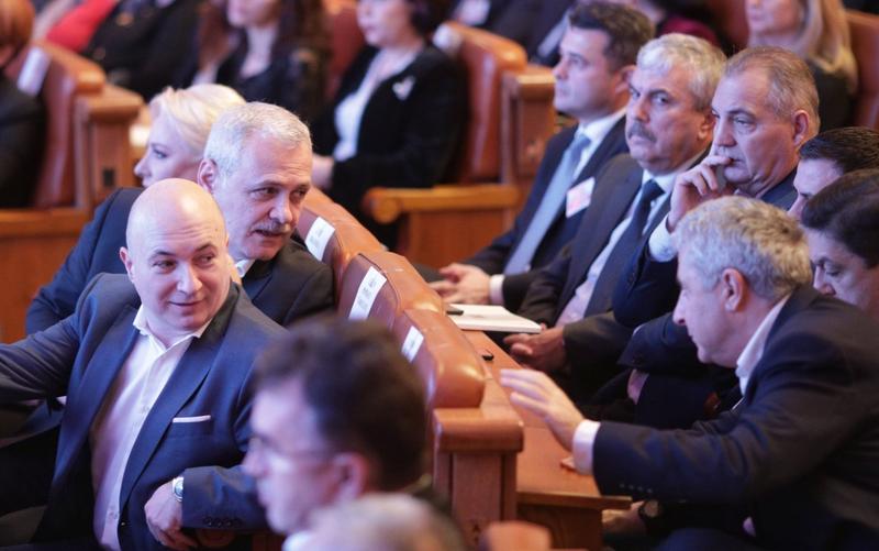 Amnistie, Foto: Colaj foto