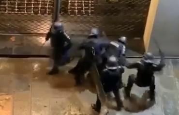 barbat batut de politistii francezi, Foto: Captura video