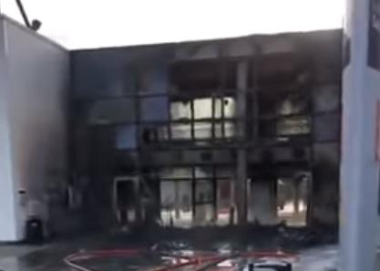 Holul unui liceu, distrus de flacari, Foto: Captura YouTube