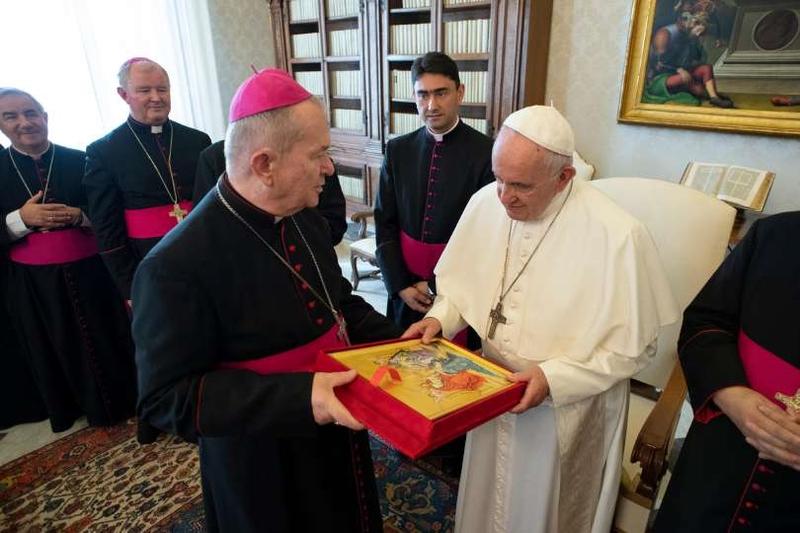 Arhiepiscopul Ioan Robu si Papa Francisc, noiembrie 2018, Foto: Vatican Media / ACI Grou