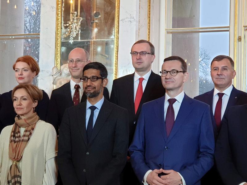 Sundar Pichai (stanga) alaturi de premierul polonez Mateusz Morawiecki, Foto: Vlad Barza / HotNews.ro