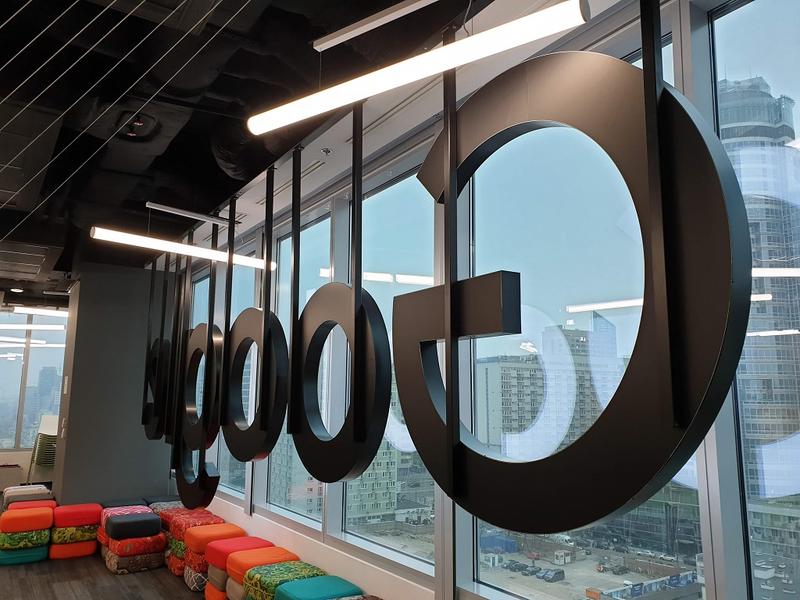 Logo-ul Google la sediul din Varsovia, Foto: Vlad Barza / HotNews.ro
