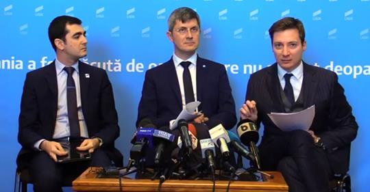 Nasui, Barna si Caramitru, Foto: USR