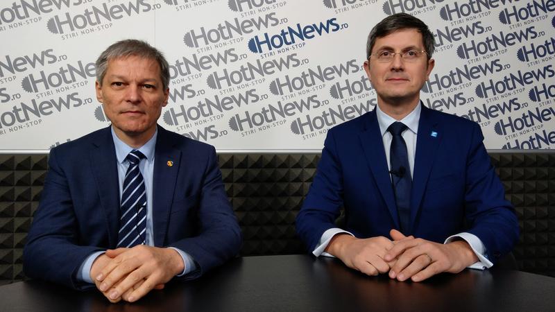 Dacian Ciolos si Dan Barna in studioul HotNews.ro, Foto: Hotnews