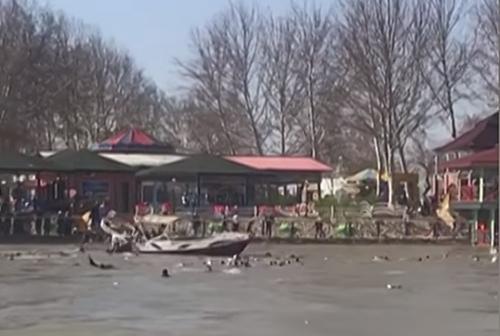 Zeci de morti dupa scufundarea unui feribot la Mosul, Foto: Captura YouTube