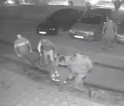 tanar batut de taximetristi, Foto: Captura video