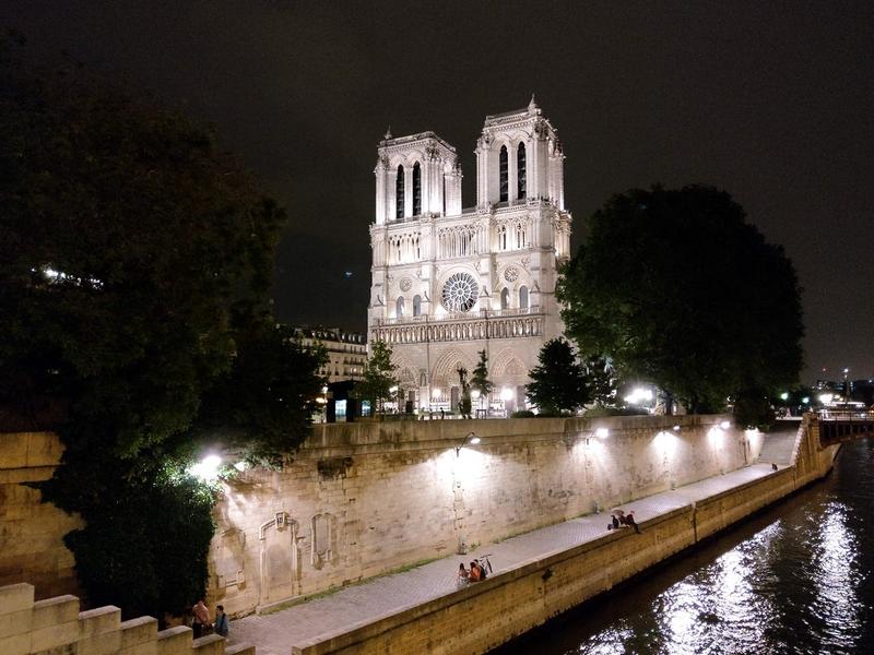 Notre Dame vazuta noaptea, Foto: Adrian Ilincescu/ HotNews.ro