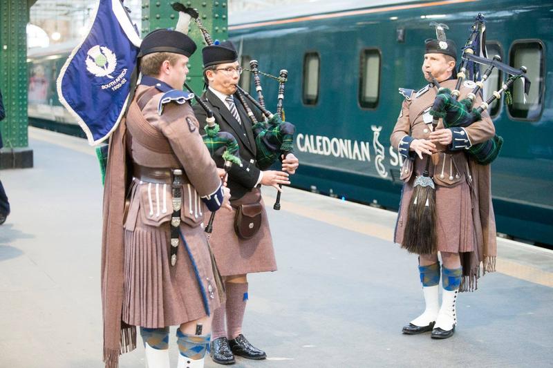 Cantareti la cimpoi la inaugurarea noilor vagoane, Foto: Caledonian Sleeper